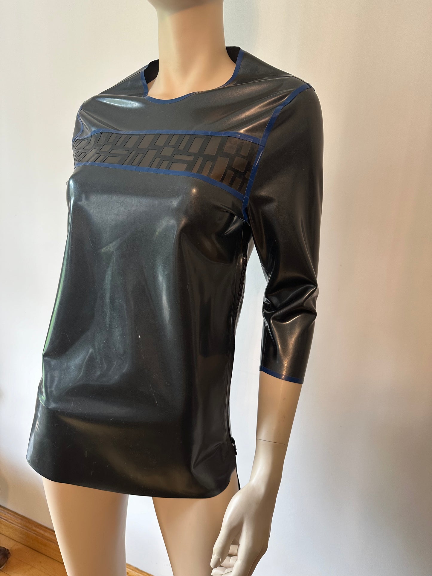 SALE Unisex Long Sleeve Asymmetric Top Size Small