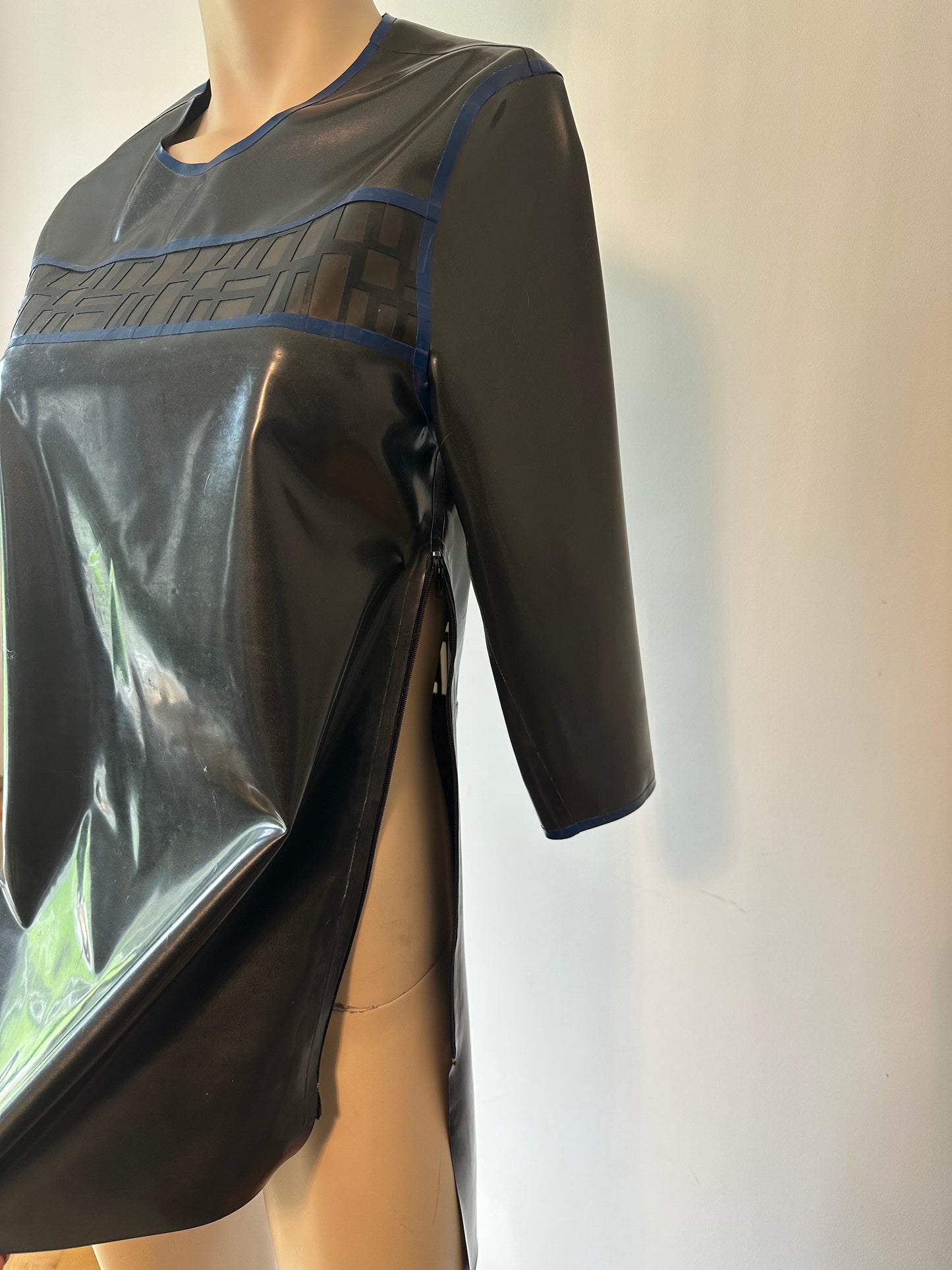 SALE Unisex Long Sleeve Asymmetric Top Size Small